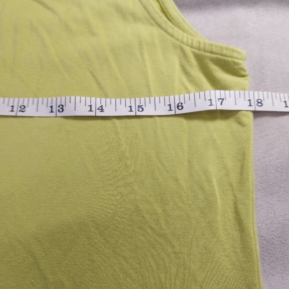 True Essence bamboo sleeveless tank top, medium - Picture 4 of 4